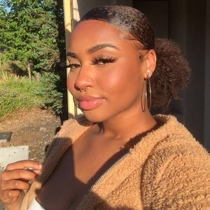 Meet your Posher, Kyra